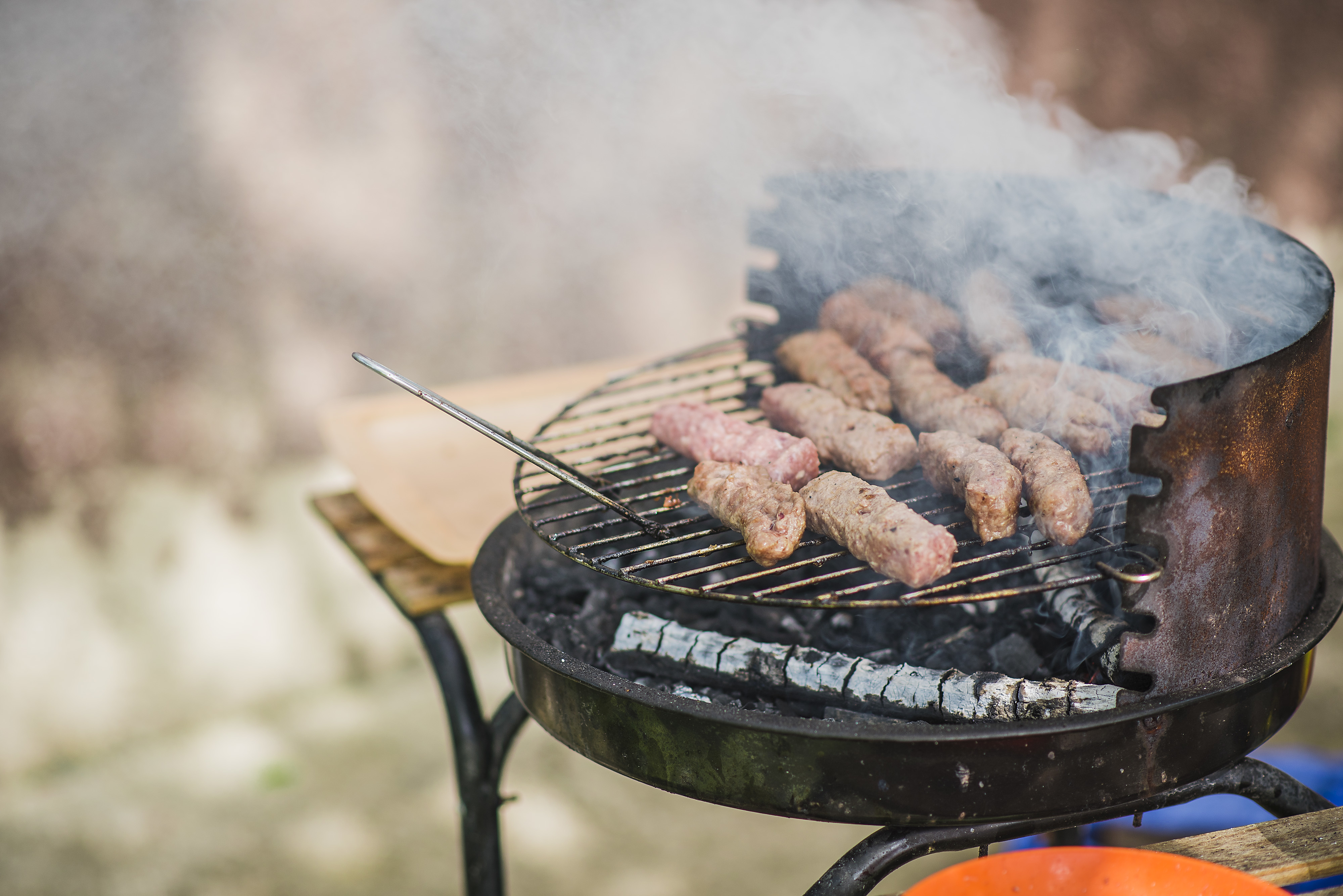 Parvekkeella grillaaminen on sallittua, kunhan sen tekee paloturvallisesti